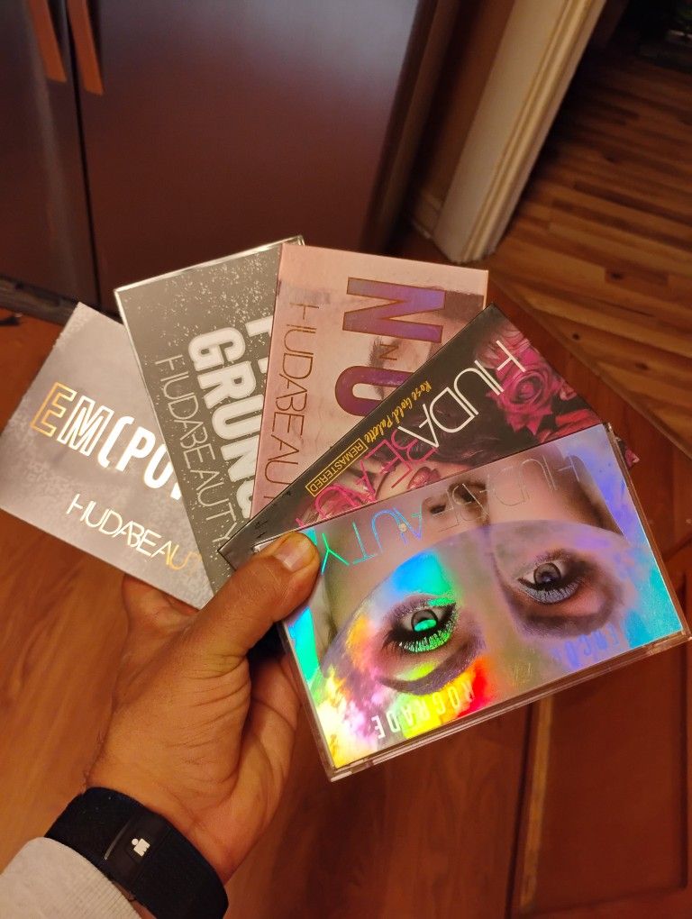 HUDA BEAUTY N3W-20$ ea. Thanks !!!
