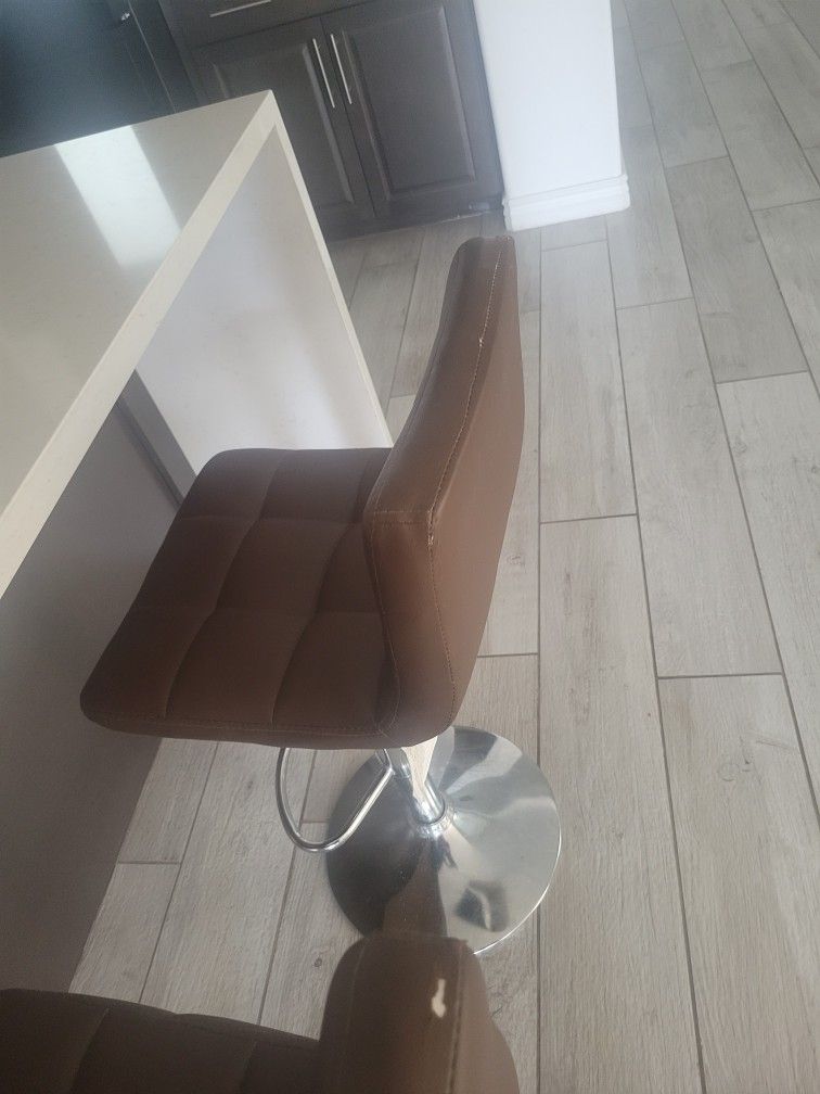 Swivel Bar Stools