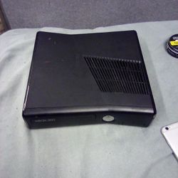 Xbox 360 Console/Cords