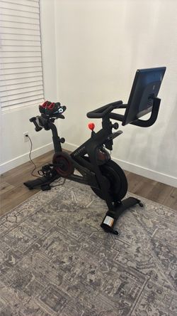 Peloton Indoor Exercise Bike with Screen