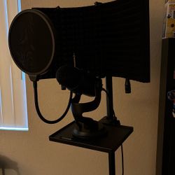 YETI MIC AND FILTER WITH SOUNDPROOF STAND