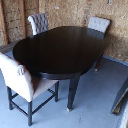 Dining Table With Three Chairs Great For An Apartment