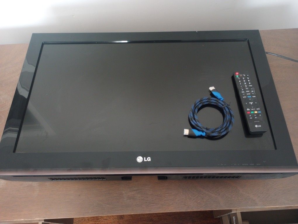LG TV (32 Inches) Comes With HDMI &Wall Mount