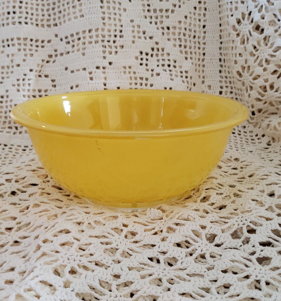 Vintage Yellow Pyrex Bowl