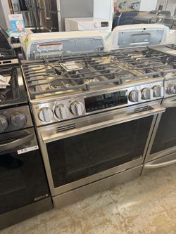 LG 6.3 cu ft. Smart Gas Slide-In Range ProBake Convection® InstaView®, and Air Fry LSGL6335X