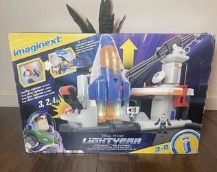 Disney & Pixar Lightyear Imaginext Lift & Launch Star Command Playset with Buzz Lightyear Figure