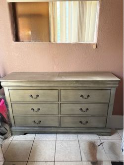 Dresser