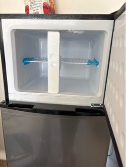 3.7 Cubic Foot Frigidaire Refrigerator