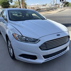 2014 Ford Fusión, Gas ⛽️ Saver. 