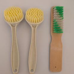 Cleaning brush