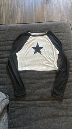 Long sleeve stretchy crop top