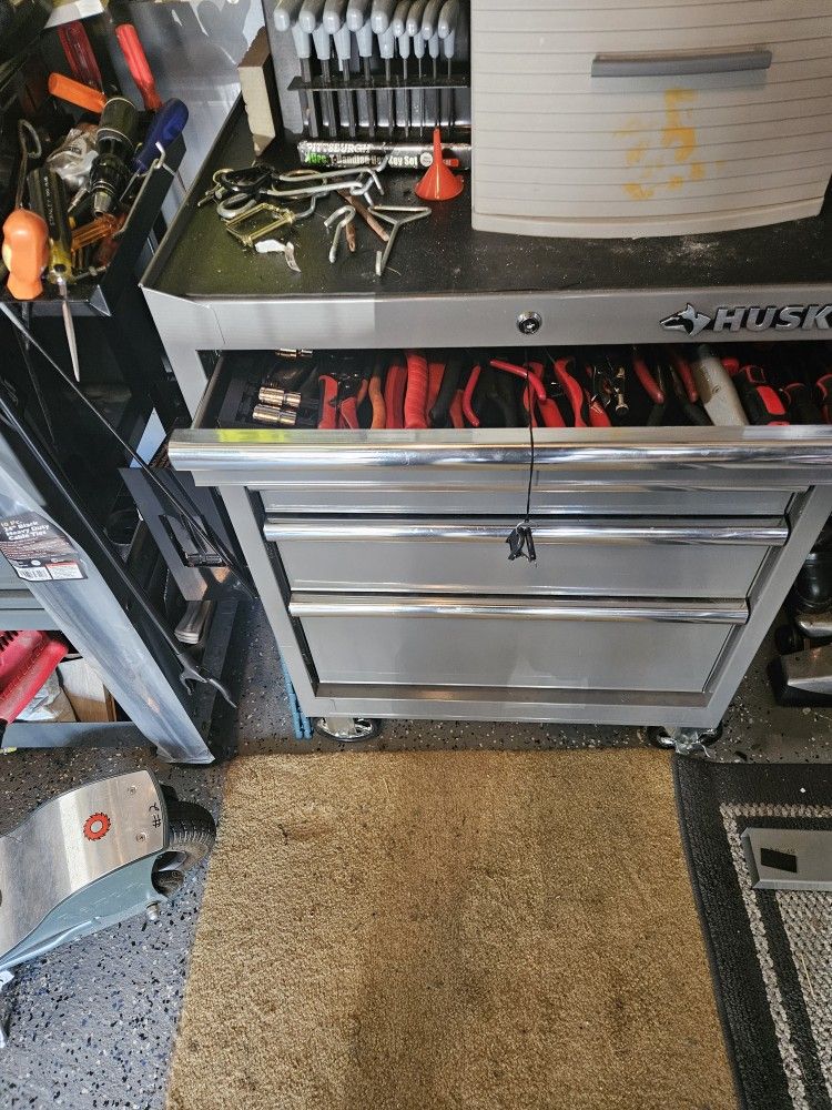 5 Drawer Tool Chest And Adjustable 2 Drawer Work Desk