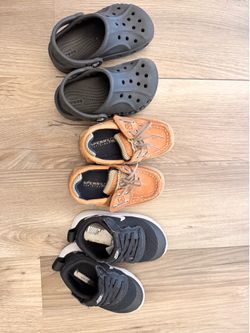 Toddler boys shoes size 7/ 8