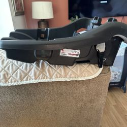Graco Car seat , Stroller And Base 