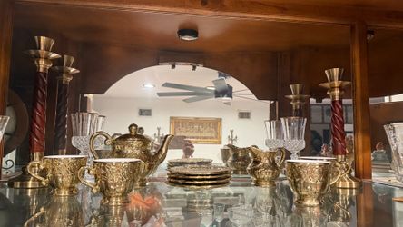 Elegant Vintage Gold Tea Set & Crystal Décor Collection
