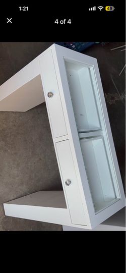 Vanity desk