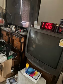 FREE vintage 32” sharp tv
