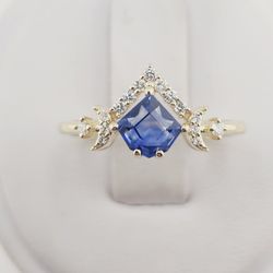 14k gold corrn flower blue ceylon sapphire & lab diamond ring