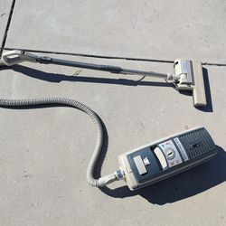 Electrolux 2100 Vacuum Cleaner