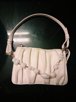 BRAND NEW CHARLES &KEITH CLASSY CLUTCH STYLE PURSE
