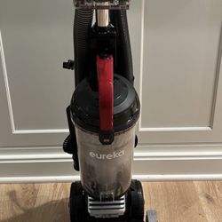 EUREKA Dashsprint Vacuum Works Perfect/Hablo Español 