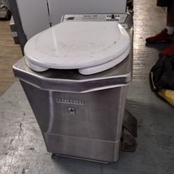 Toliet
