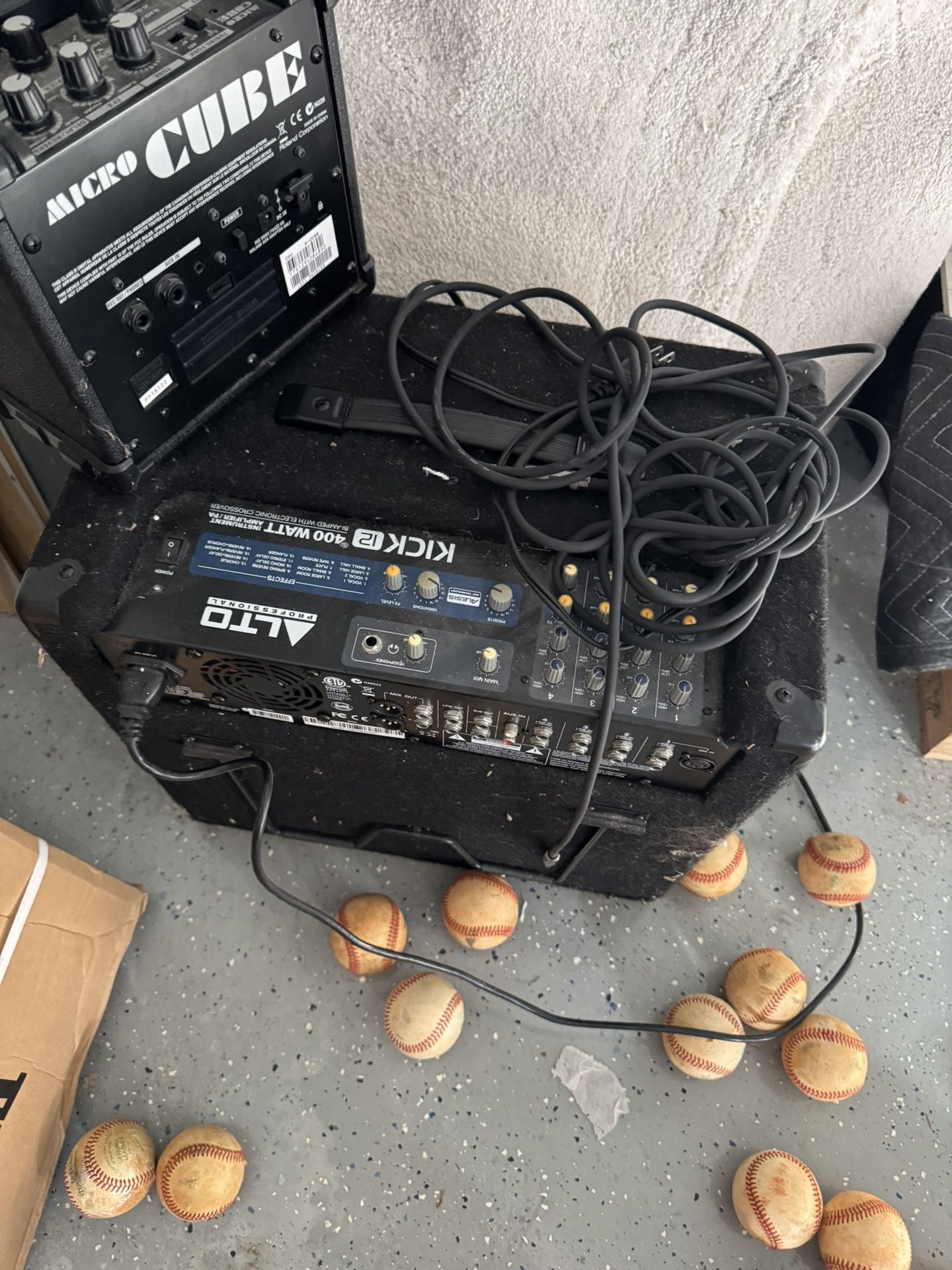 Alto Kick 12 (or similar Kick 15) instrument amp