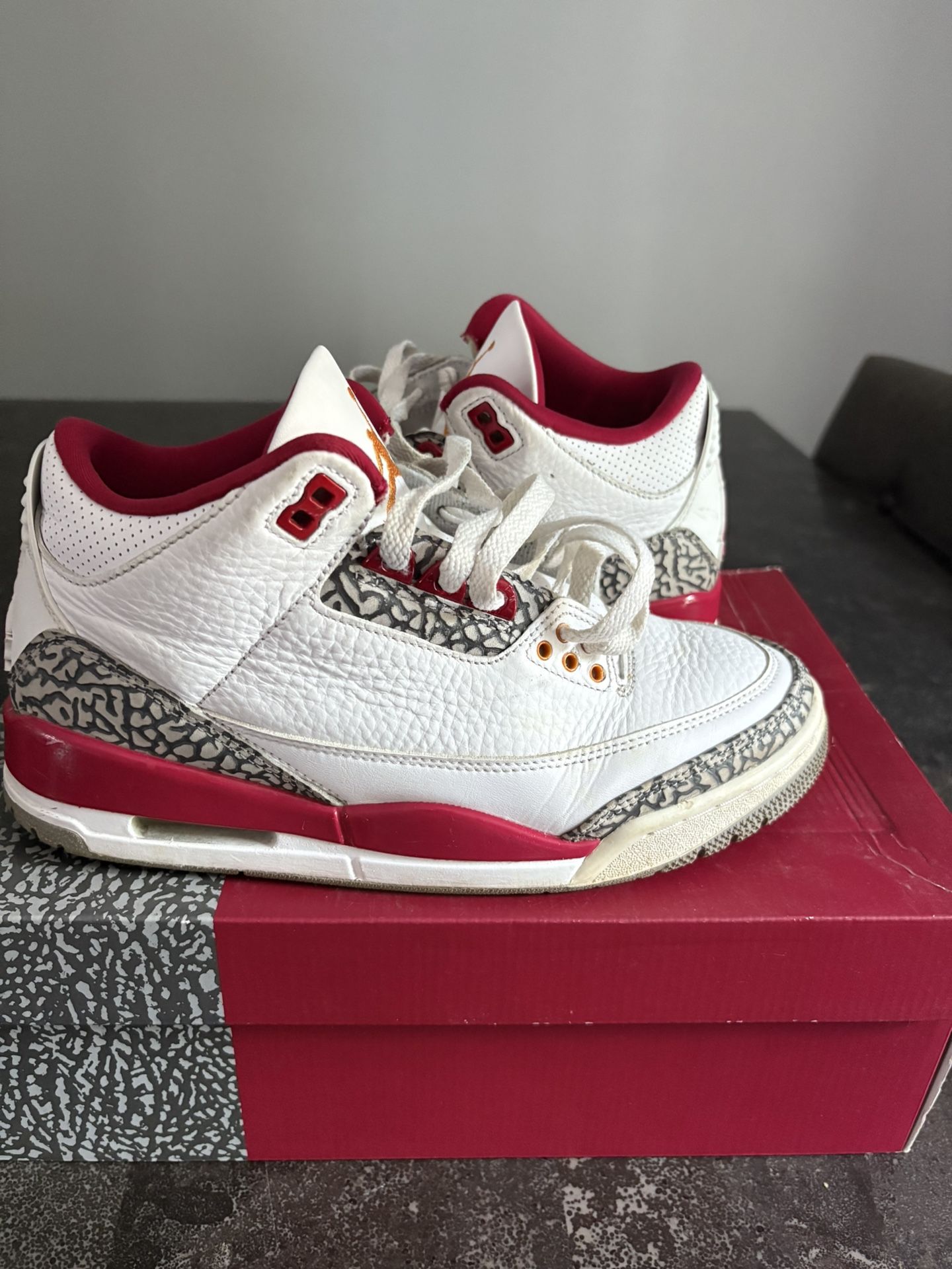 jordan 3 Cardinal red