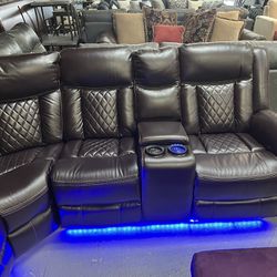 2100$ NEW SECTIONAL POWER RECLINING 