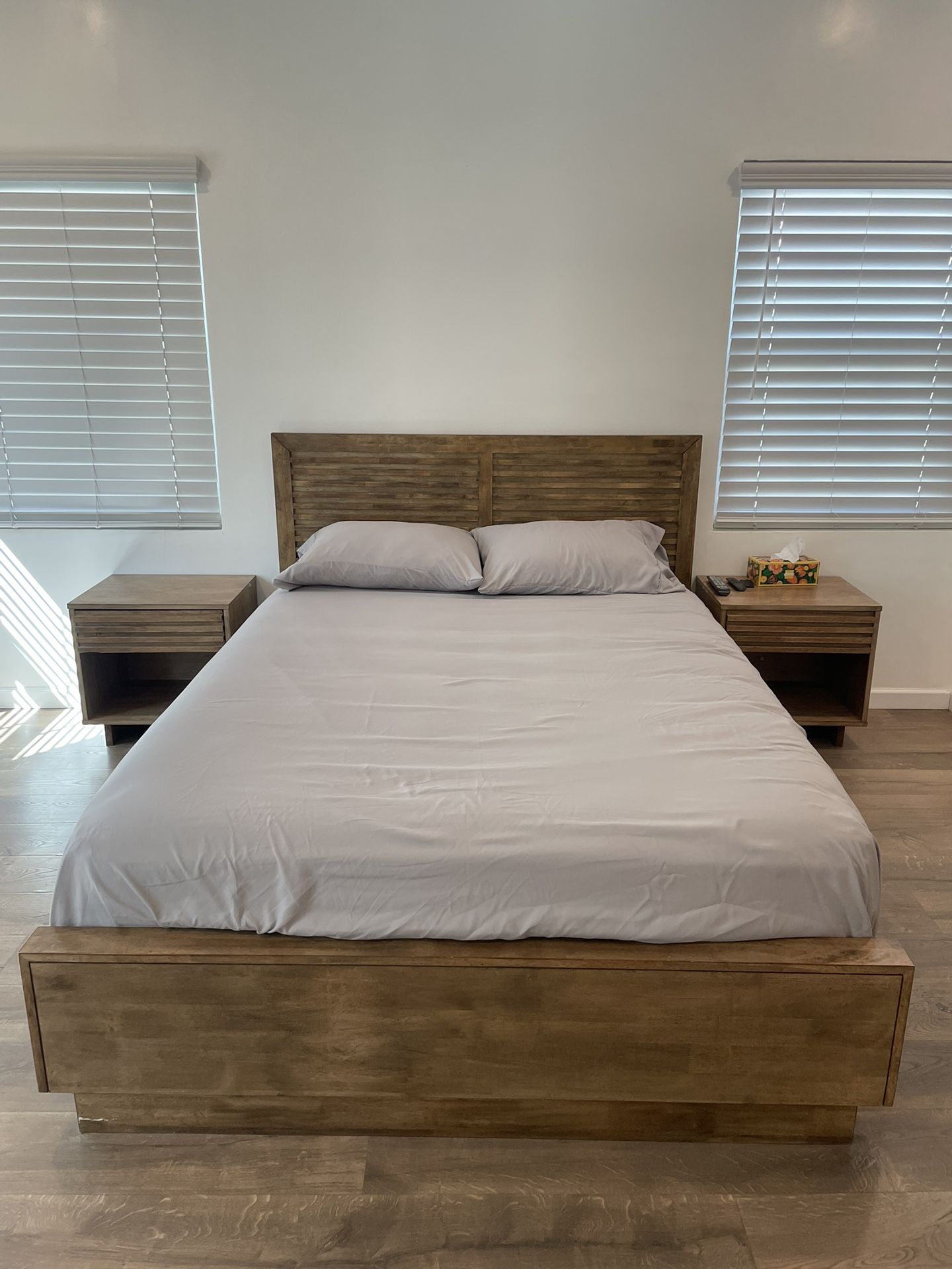 Complete Queen Size Bedroom Set