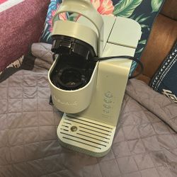 KEURIG Light Green 10 Cup