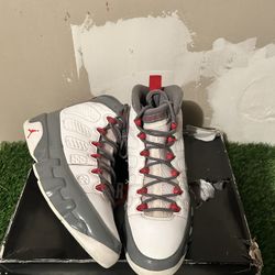 Jordan 9 Fire Red Size 11.5 Men 