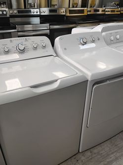 Set de lavadora y secadora blancas GE