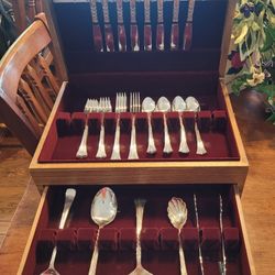 Oneida Silver "Flora Queen" Silverplate Flatware