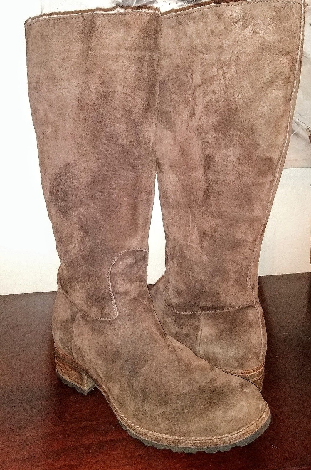 Uggs women's boots size 9