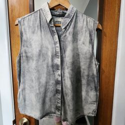 Calvin Klein Jeans Sleeveless Button-Up Top
