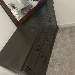 Dresser- Mirror 