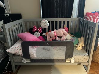 Toddler bed with mattress