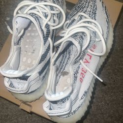 Yeezy 350 V2 Zebra