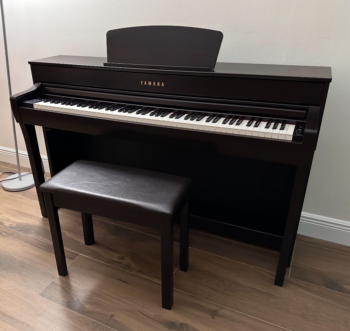 Yamaha Clavinova CLP-735 Upright Digital Piano