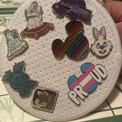 Disney pins 