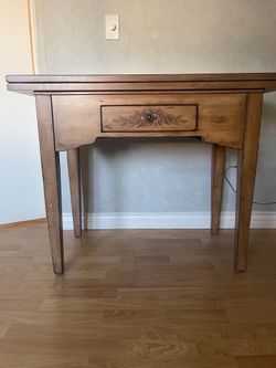 Table of solid wood