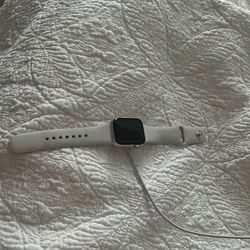 Apple Watch SE Series 2 GPS + Cellular Starlight