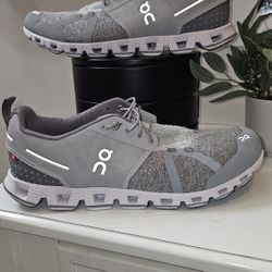 ON CLOUD TERRY MEN'S RUNNING SHOES SNEAKERS GREY GRAY SIZE 10.5
Excellent condition 
Super clean inside and out 
No box
No rips or stains 
Pls see all