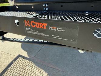 Cargo carrier tray