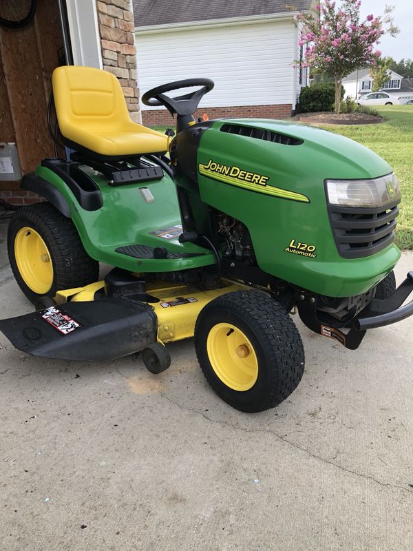 John Deere L120 Lawn Tractor with 22 HP Engine for Sale in Burlington