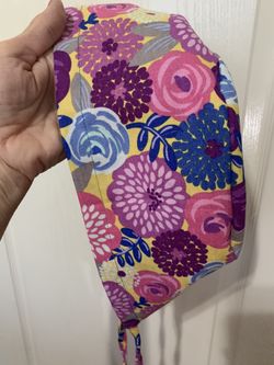 Women’s Scrub Hat - flowers and llama.