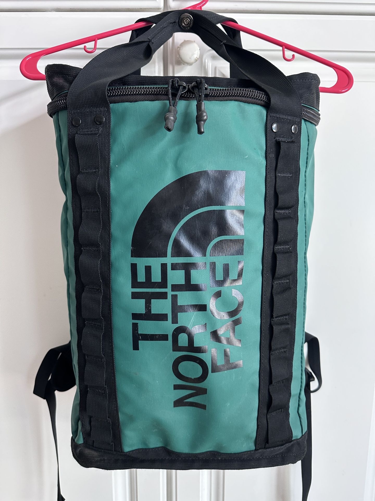 The North Face Explore Fusebox 26L Daypack, Preowned, Great Shape, No Rip, No Tear, No Hole, No Stories 12.5 x 7.5 x 18.5in The North Face Explore Fus