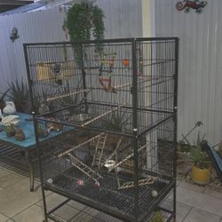 Jaula Negra Para Aves En Exelentes Condiciones 