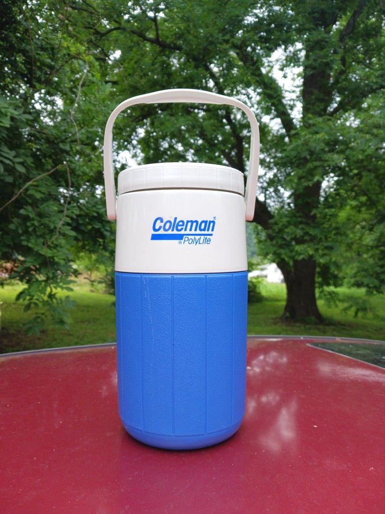 Vintage Coleman Water Jug Polylite 1/2 Gallon Cooler Jug #5590 Blue & White
